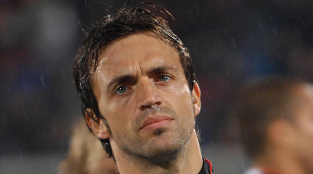 http://www.noisiamolarivoluzione.com/wp-content/uploads/2010/04/NICOLA_LEGRO.jpg